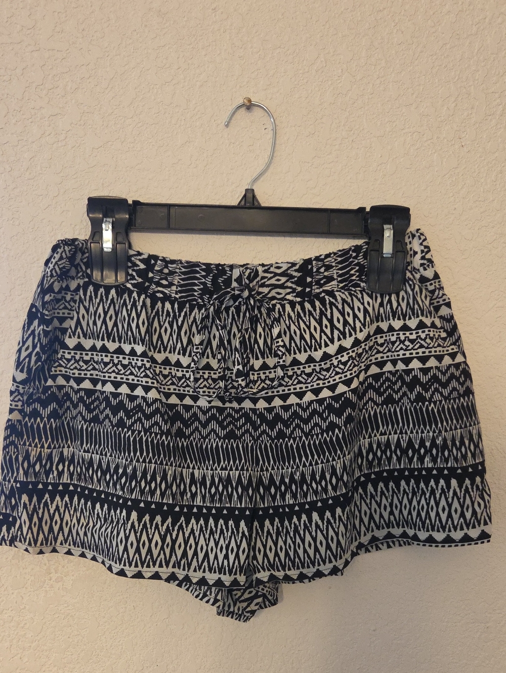 mine Black & White Aztec-Print High Waist Shorts